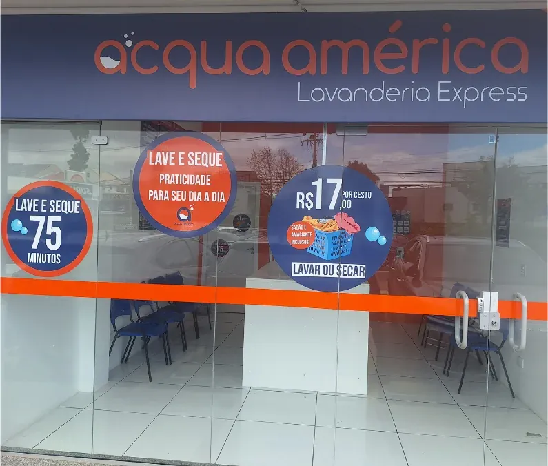 Fachada da Lavanderia Express Self-Service no Uberaba em Curitiba